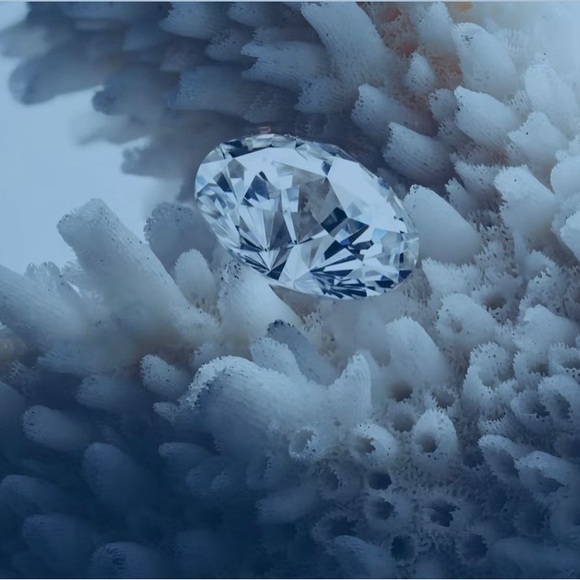 Ring diamond very sparkly nice ring for queen - Picture 5 of 7